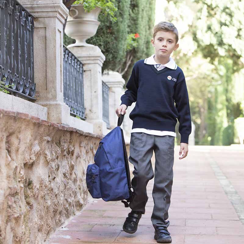 Suéter pico punto liso. Colegio CEU.